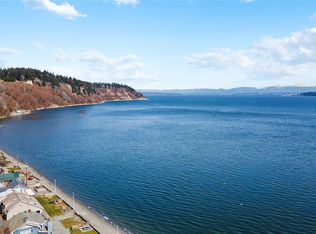 8003 Possession Beach Walk, Clinton, WA 98236