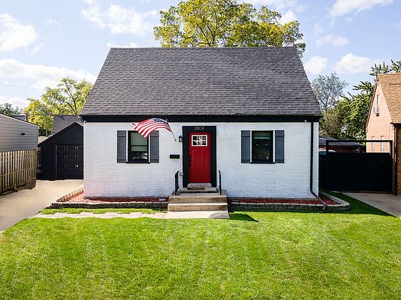 3rd image of 2804 Elder Ln