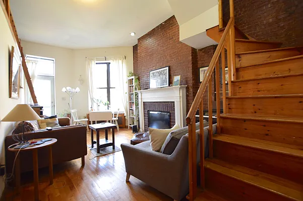 Rented by Street Realty Brokerage LLC | media 28