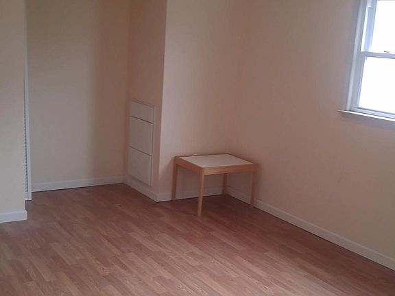 2nd image of 11 Chartsey St #1
