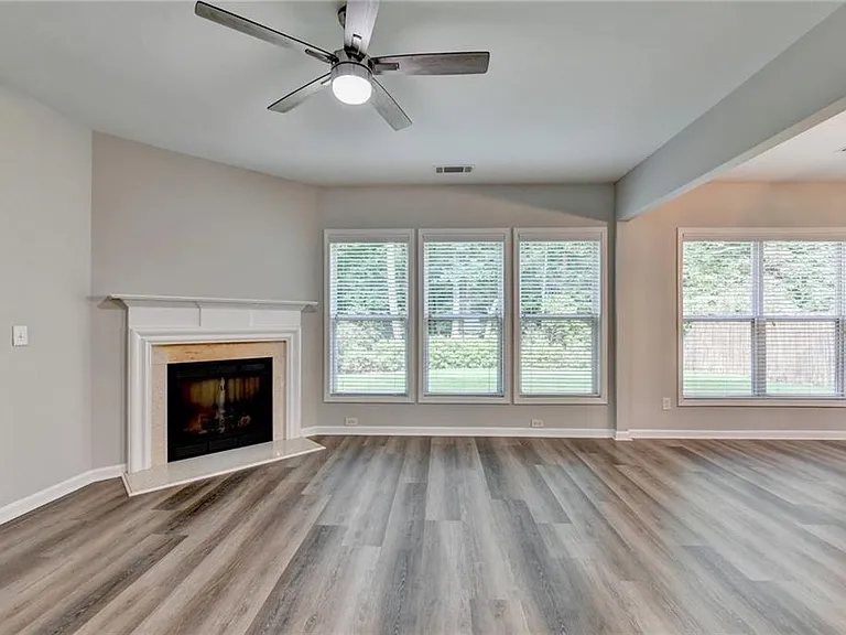 2208 Staunton Dr — Photo 10
