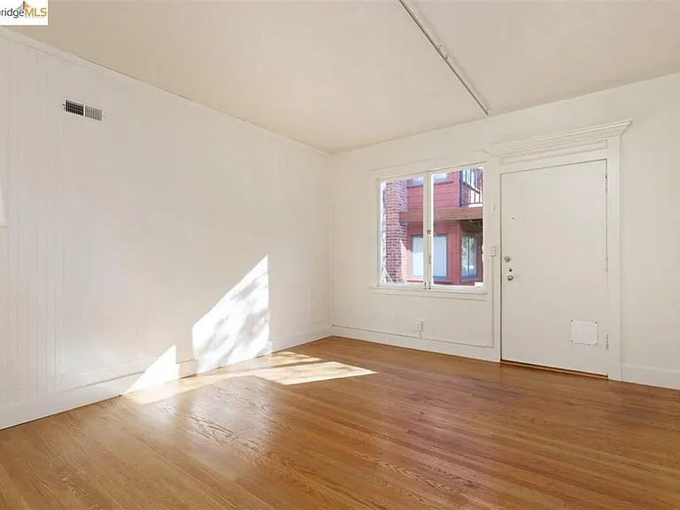 2533 Ridge Rd #A — Photo 7