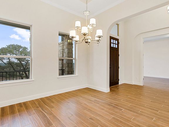Cortaro - Kylie Interior Image 3