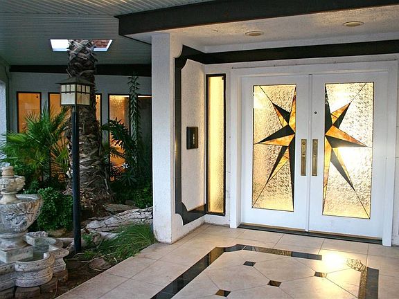 4th image of 382 Laurel Dr