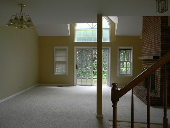 2nd image of 1901 W White Oak St