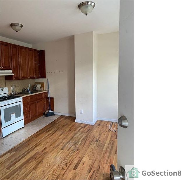 1st image of 316 Pulaski Ave #1