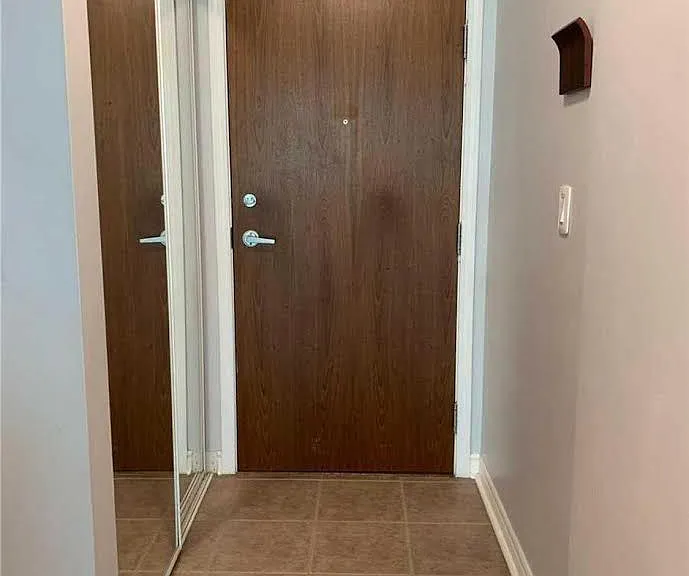 33 Elm Dr W #405 — Photo 2