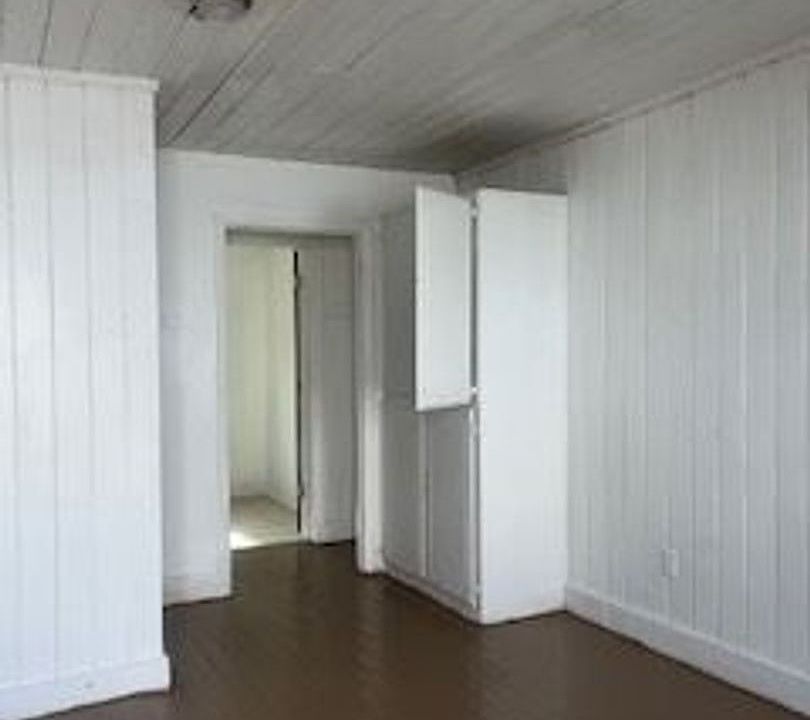 1st image of 2328 N 32nd St #7