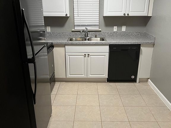 4th image of 10025 Mary Ln