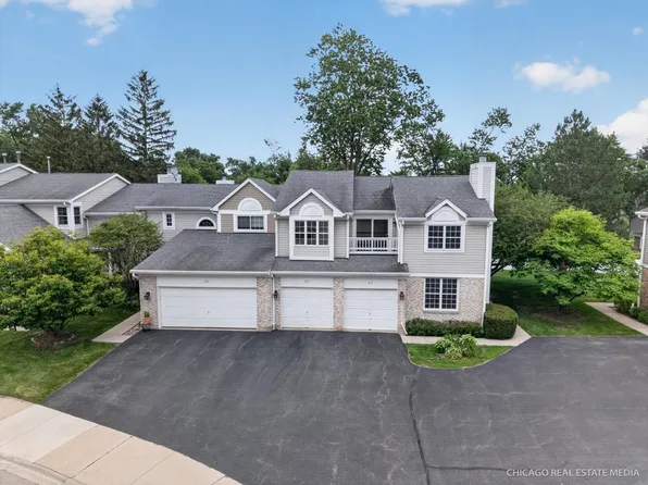 917 N Cove Dr #H, Palatine, IL 60067