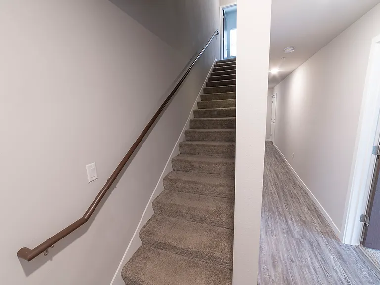 Mammoth Springs Apartments & Townhomes — Photo 102