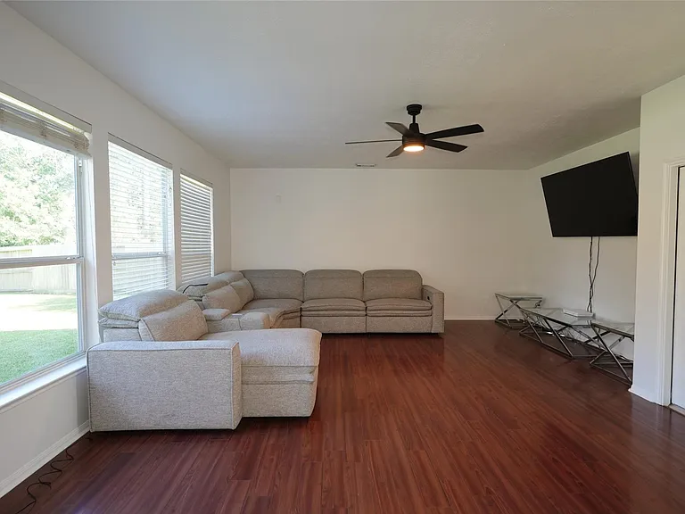 19202 Dickson Park Dr — Photo 7