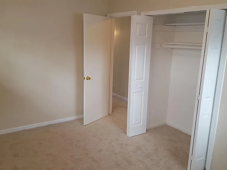26236 Clancy St — Photo 14