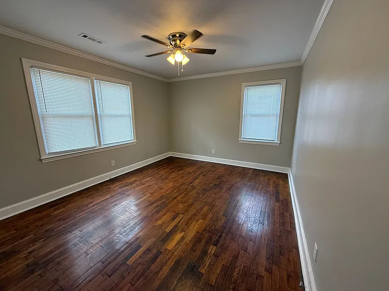 426 N Elm St NW — Photo 6