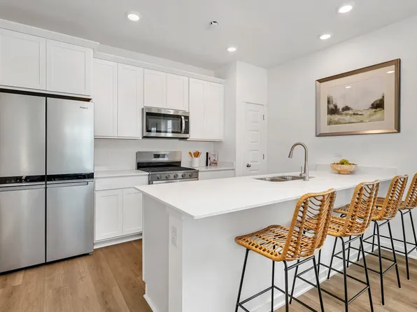 3151 Grande Trl, Yorkville, IL 60560