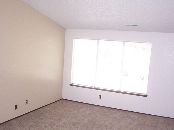 4th image of 3216 W 4th Ave