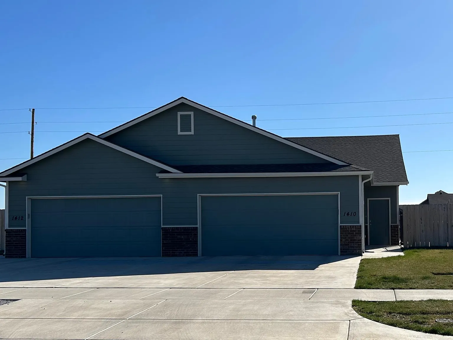 3 bed, 1224 sqft, $1,695 — Photo 1