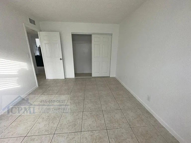 Riverside Manor/N'ice Apartments - 889 Riverside Drive, Ft. Lauderdale, FL 33312 — Photo 45