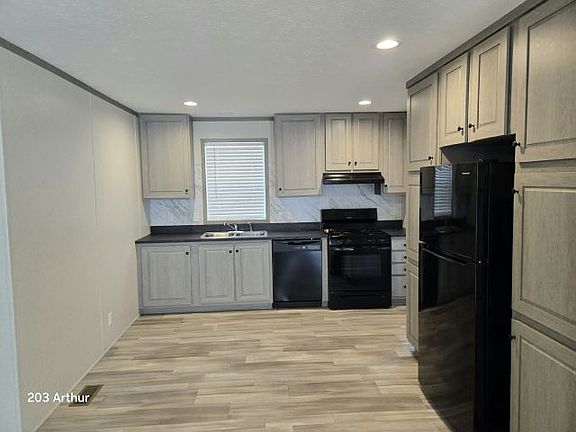 4th image of 203 Arthur Dr #224