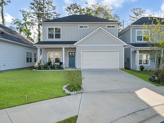 2nd image of 215 Cottage Ct