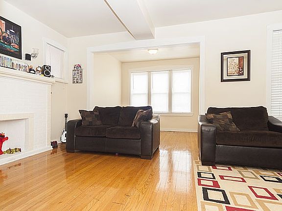 3rd image of 1236 N Kedzie Ave