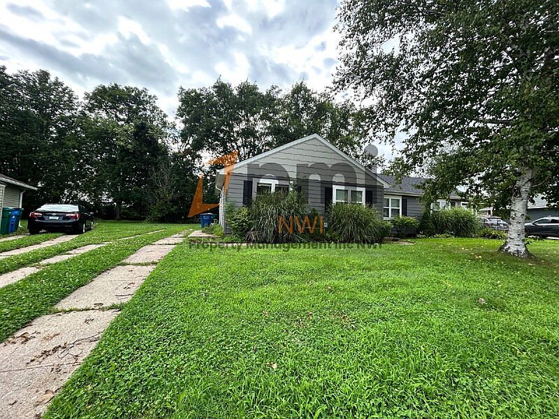 1st image of 2908 Oakdale Ave
