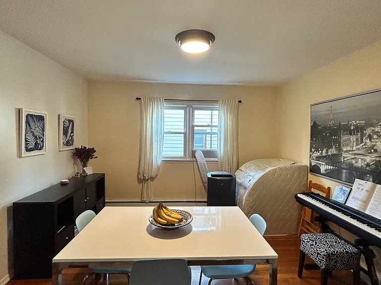 1 Oak Ave #1 — Photo 5