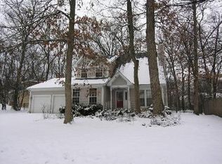 1141 Oak Ridge Dr, Streamwood, IL 60107