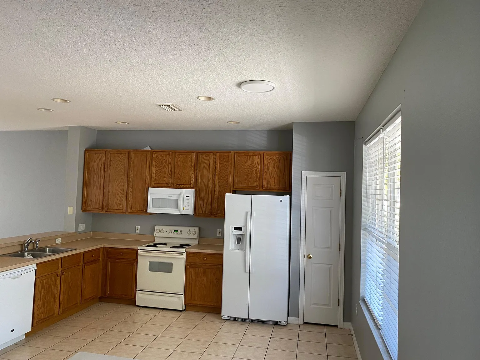 14101 Christie Dr — Photo 4