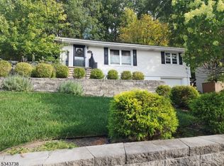 134 Rafkind Rd, Bloomingdale, NJ 07403