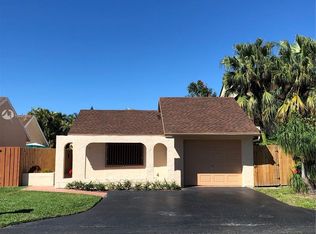 10385 SW 68th Ln, Miami, FL 33173