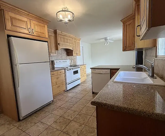 3068 S Marie Cir — Photo 2