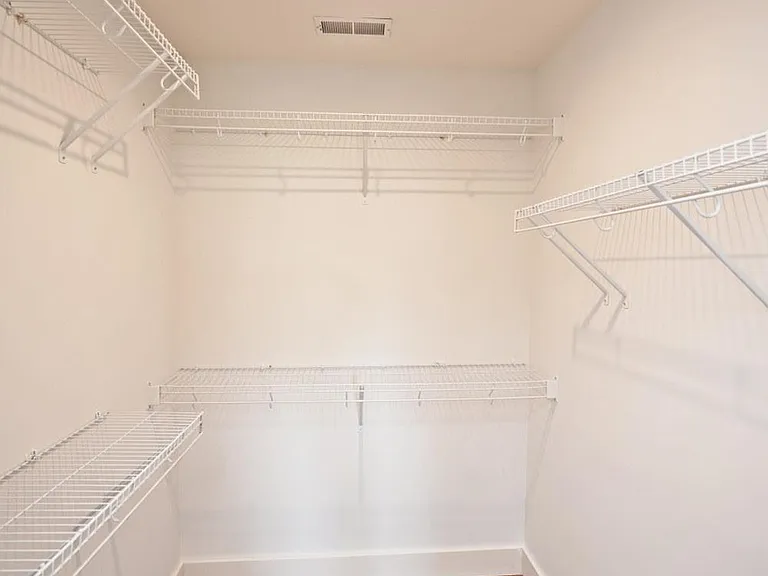 5595 Noble Ct — Photo 35