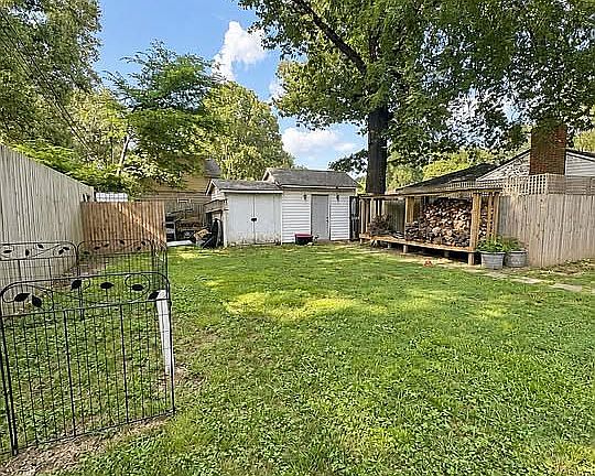 4th image of 1639 Colonial Rd