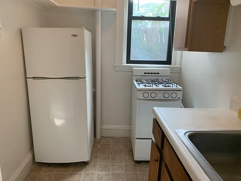 43 Glenville Ave #4 — Photo 6