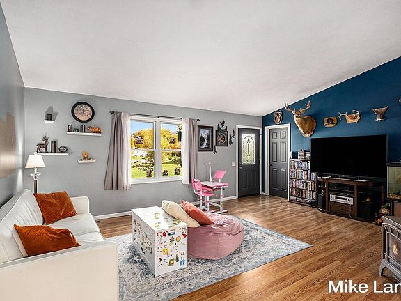 3rd image of 1500 Serenity Valley Dr NE