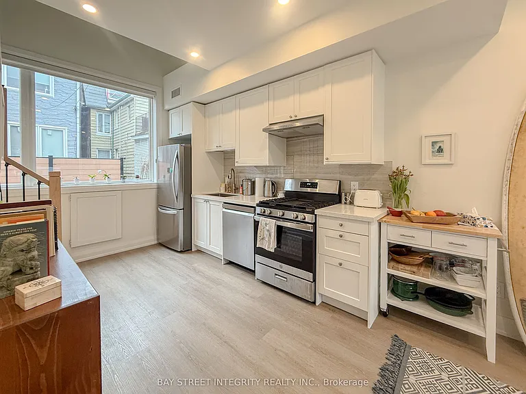 598 Crawford St #LANEWAY — Photo 5