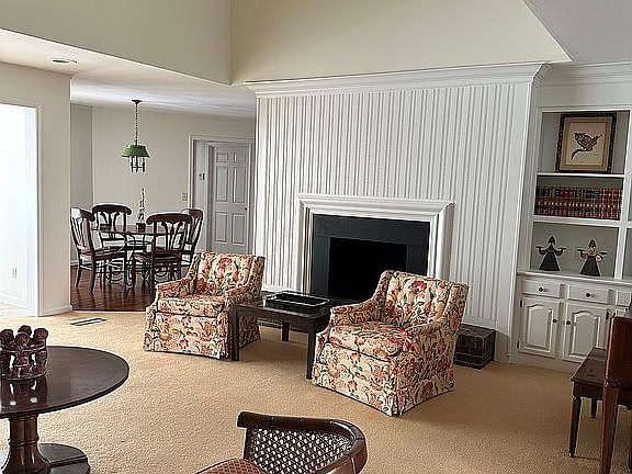 5th image of 2818 Country Club Dr
