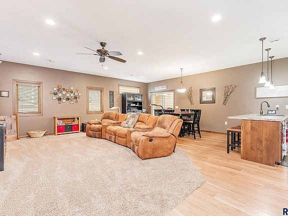 3rd image of 728 E El Dorado Dr