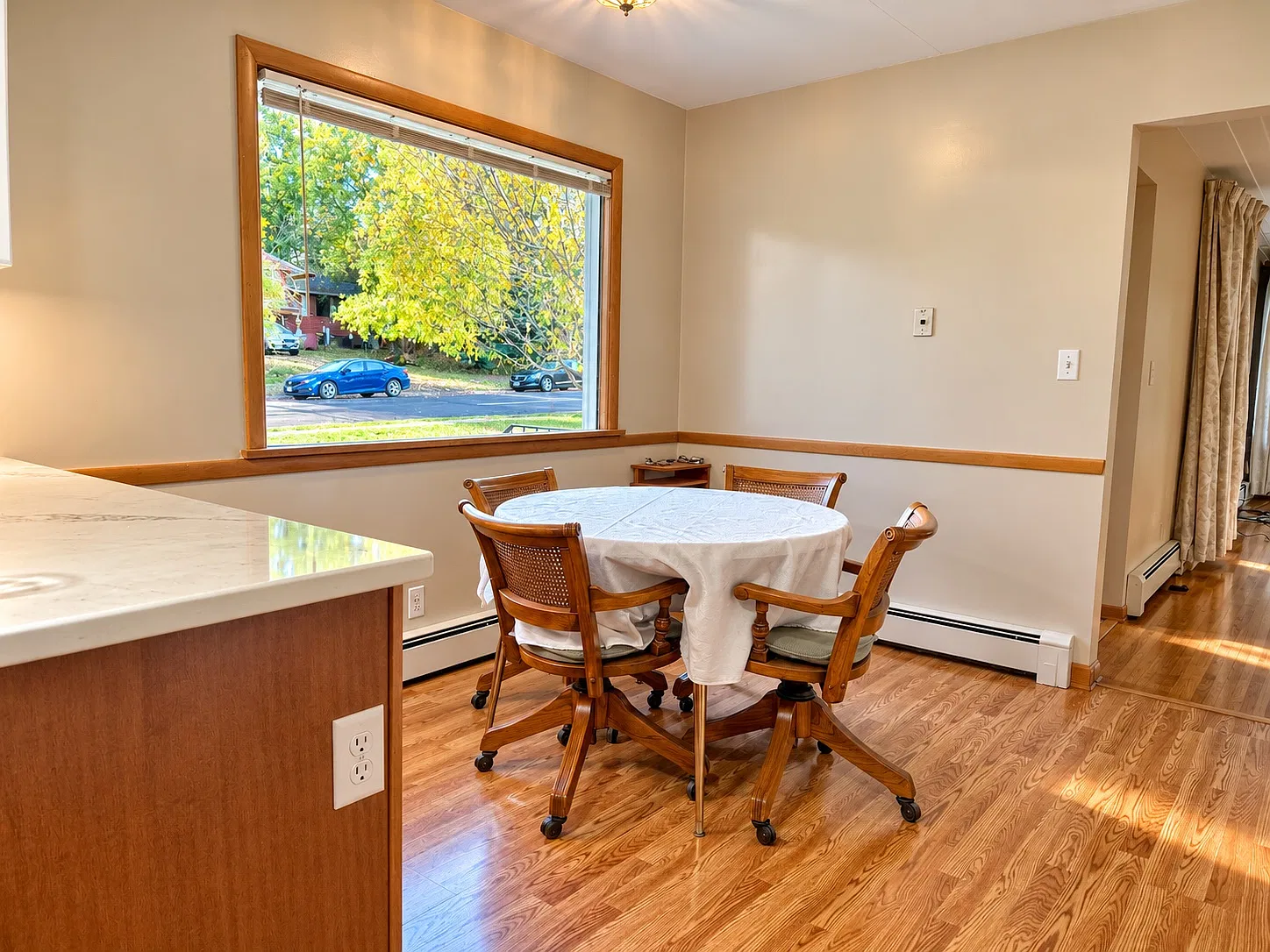 3 bed, 1352 sqft, $2,100 — Photo 4