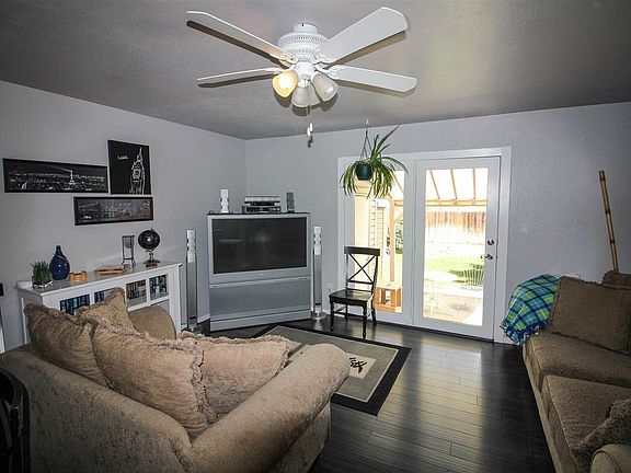 3rd image of 257 Beacon Ct APT 12