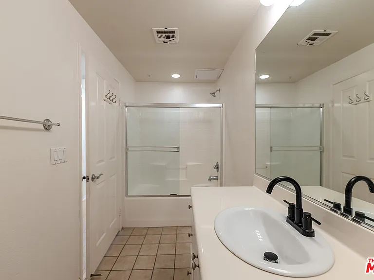 6020 Seabluff Dr #302 — Photo 36