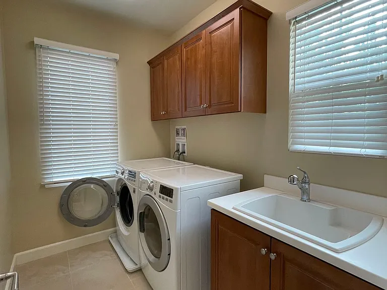 106 Espina — Photo 38