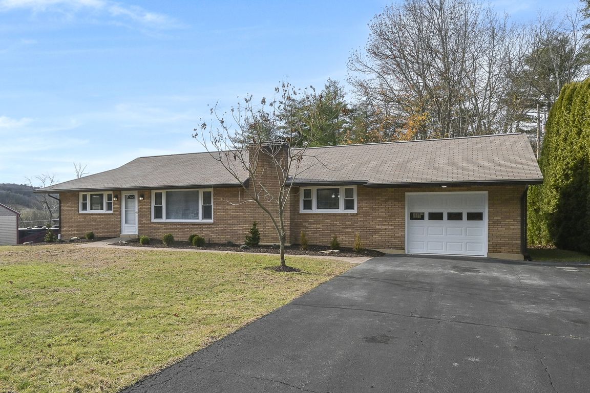 01-Exterior Front