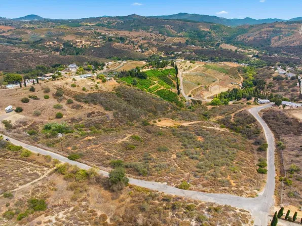 127 210 76/77 Rocking Shr, Escondido, CA 92026