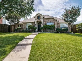 8402 Huntington Dr, Rowlett, TX 75089