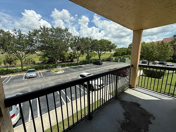 5th image of 5821 Riverside Dr #203-B