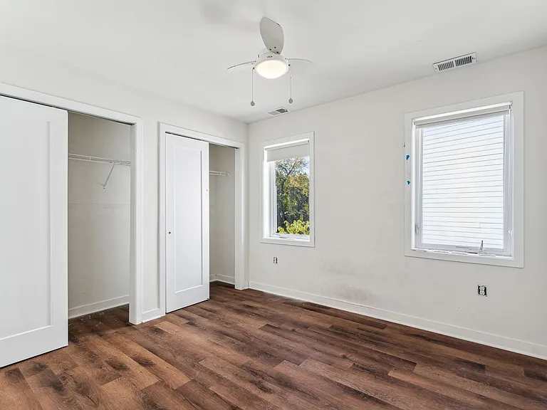 Graduate Pointe — Photo 180