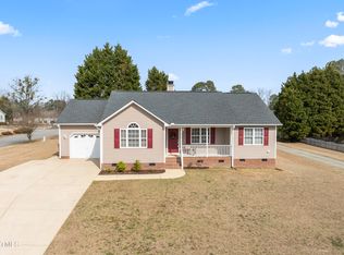 913 S Willhaven Dr, Fuquay Varina, NC 27526