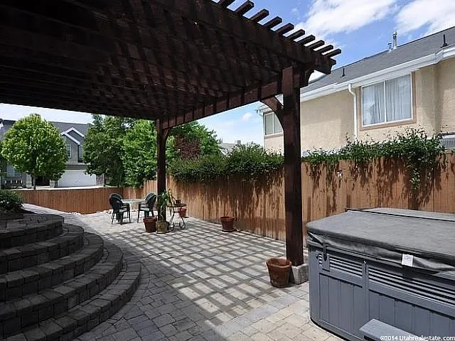 425 E Crown Pointe Dr — Photo 27